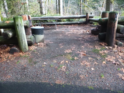 Picnic area – picnic table – fire pit BBQ – garbage – paved trail to gravel transition with lip – no reservations